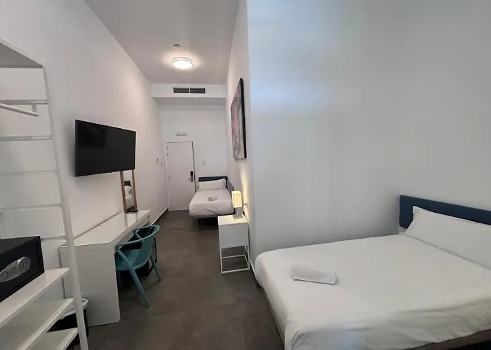 Kuve Hotel *